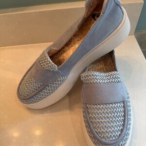 Roxy NWOB Blue Woven Sheilahh Slip-On Loafer Size 9.5